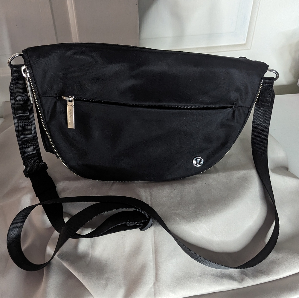 Lululemon All Night Festival Bag